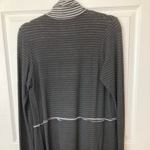 Black & Gray Cardigan - Picture 4 of 5